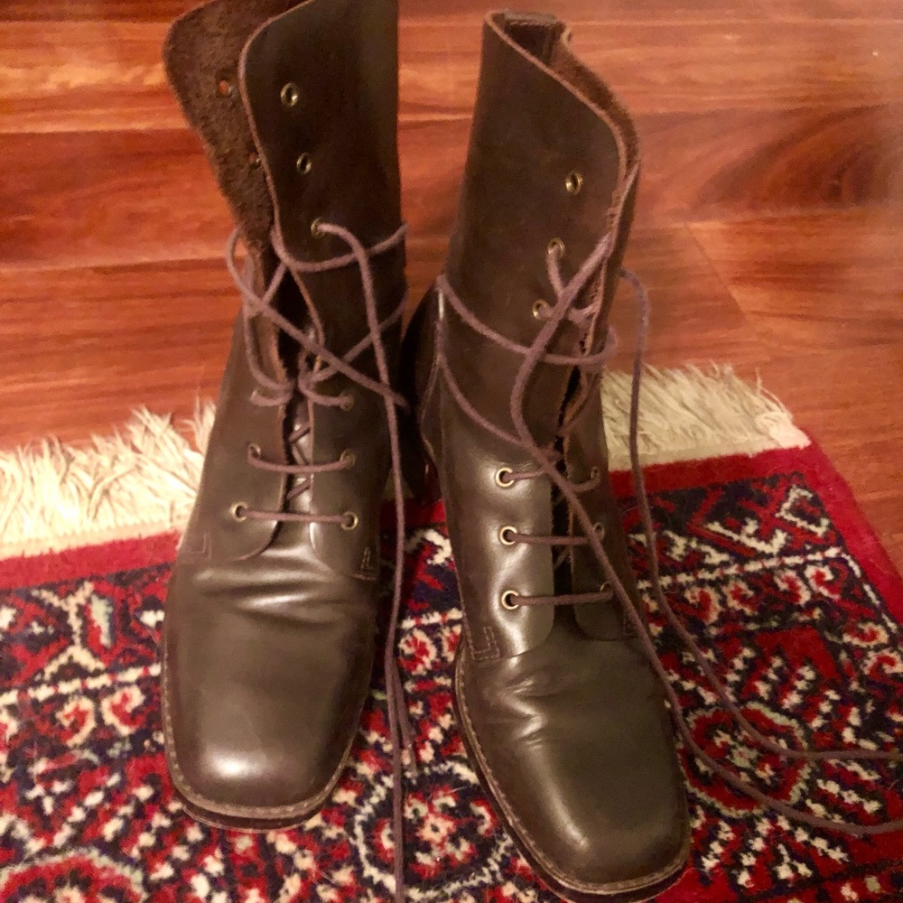 Gorgeous leather lace up boots